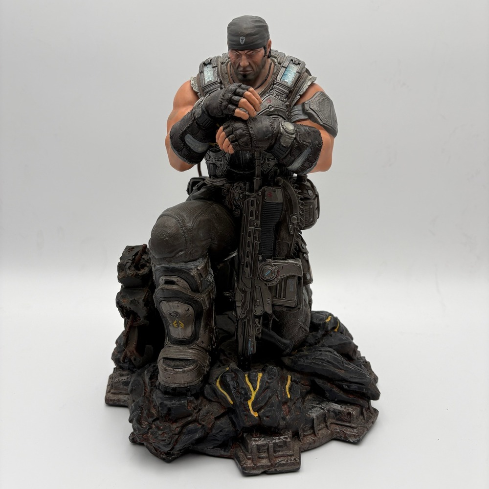 Gears of War 3 Epic Edition Xbox 360 Game, Marcus Fenix Statue, Medal, Book 2011 - Picture 7 of 16